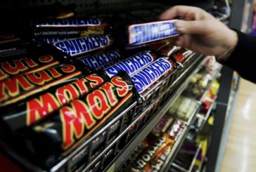 Kawałki plastiku w batonikach powodem wycofywania słodyczy koncernu Mars również ze sklepów w Irlandii Północnej